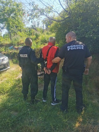 16 задържани за трафик на нелегални мигранти при международната операция “Астия”
