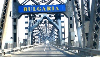 Утре – 12 юни, предстои пълно спиране на движението на Дунав мост заради авариен ремонт