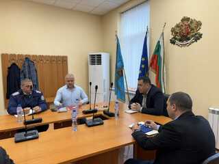 Работна среща на ръководството на ОДМВР-Благоевград с представители на общината и директори на училища се  проведе в Община Разлог