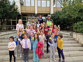 ОДМВР-Благоевград и първокласници от V-то СУ „Георги Измирлиев“ с инициатива под надслов „Пътен знак – Стоп деца!“