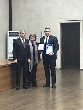 Заместник главният секретар на МВР- главен комисар Станимир Станев бе гост на церемонията за връчването на годишните награди на отличените в конкурса за магистрати и полицаи "Страхливият умира всеки ден, смелият - само веднъж“
