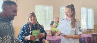 Полицейски служители от районното управление в Нови пазар осъществиха срещи с възрастни хора