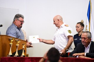 113 полицаи, експерти и пожарникари са наградени по случай професионалния празник на служителите в МВР
