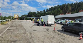 Специализирана полицейска операция по метода „широкообхватен контрол“ се проведе на автомагистрала „Тракия“