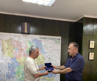 Директорът на ОДМВР-Стара Загора връчи почетен знак на ОДМВР-Стара Загора на главен инспектор Георги Танев началник на сектор „Базова научно-техническа лаборатория“ за дългогодишна служба в системата на МВР и постигнати високи професионални резултати