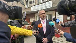 Задържан е 62-годишният мъж, който снощи  е хвърлил самоделно взривно устройство пред  Районното управление в  Дупница