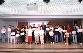 12-годишната Виктория Стоянова от Троян е отличена в конкурса за рисунка "С очите си видях бедата"