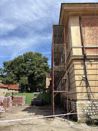 Стартираха строително-монтажните дейности в сградата на РУ Луковит