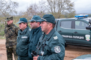Министър Младен Маринов и вицепремиерът и министър на отбраната Красимир Каракачанов инспектираха ГКПП-Кулата