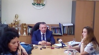 Пред местни журналисти директорът на ОДМВР-Благоевград старши комисар Николай Хаджиев  представи кратък анализ на дейността на дирекцията
