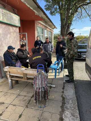 Полицията близо до хората