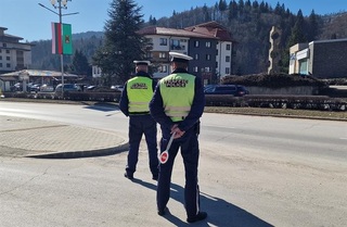 Полицейска операция „Focus on the Road“ в Смолянска област насочи контрола към използването на телефони и колани по време на шофиране