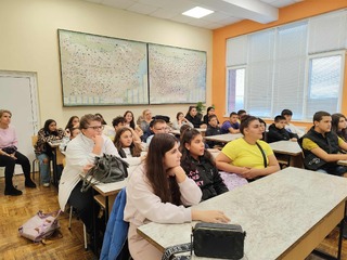 Полицейски служители от ОДМВР- Шумен започнаха обучителни занятия с ученици от шуменски училища