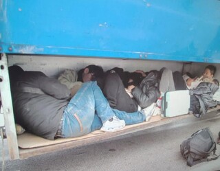 Гранични полицаи задържаха укрити в камион китайци, задържан е и шофьорът