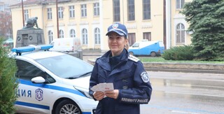 Десетки видински пенсионери получиха флаери-календари с препоръки как да реагират при опити да бъдат измамени по телефона