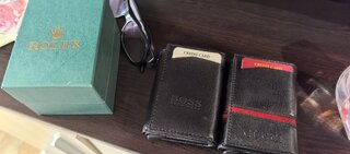 Близо 1000 стоки с лога на защитени марки са иззети от служители на сектор "Противодействие на криминалната престъпност" към областната дирекция