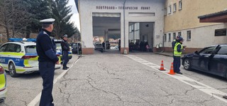Пътна полиция в Смолян проверява готовността на автомобилите за зимния сезон