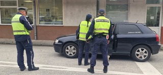 Пътна полиция в Смолян проверява готовността на автомобилите за зимния сезон