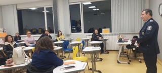 Среща за пътна безопасност с родители на третокласници в ОУ „Св. Иван Рилски“ – Перник