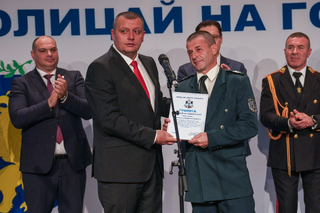 Министър Даниел  Митов:  Днес отдаваме заслуженото на мъжете и жените в униформа, които защитават стабилността и ни дават поводи за гордост
