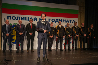 Министър Даниел  Митов:  Днес отдаваме заслуженото на мъжете и жените в униформа, които защитават стабилността и ни дават поводи за гордост