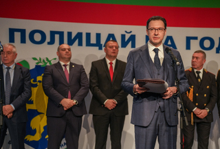 Министър Даниел  Митов:  Днес отдаваме заслуженото на мъжете и жените в униформа, които защитават стабилността и ни дават поводи за гордост