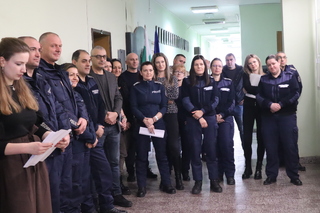 Видинските полицаи посрещнаха добри гости коледари