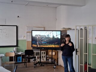 Експерти ГДНП и Института по психология към МВР обучават тийнейджъри как да разпознават къде е границата, след която взаимоотношенията се превръщат  в токсични