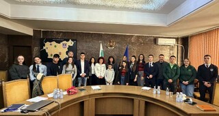 Началникът на РУ Ябланица  получи награда от  Обществено-консултативния съвет по училищни политики към областния управител на област Ловеч