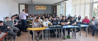 Началникът на РУ-Правец обсъди с гимназисти вредата от употребата на наркотици
