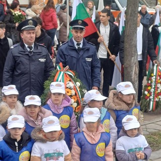 Ръководни служители на областната дирекция участваха в тържественото честване на годишнината от Освобождението на гр. Търговище
