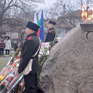 Ръководни служители на областната дирекция участваха в тържественото честване на годишнината от Освобождението на гр. Търговище