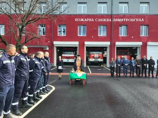 Министър Даниел Митов: „Огнеборците заслужават респект и по-добри условия на труд”