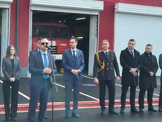 Министър Даниел Митов: „Огнеборците заслужават респект и по-добри условия на труд”