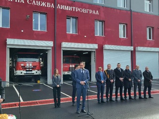 Министър Даниел Митов: „Огнеборците заслужават респект и по-добри условия на труд”