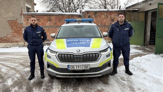 Полицаи от РУ Луковит са наградени за спасяване на жена от пожар