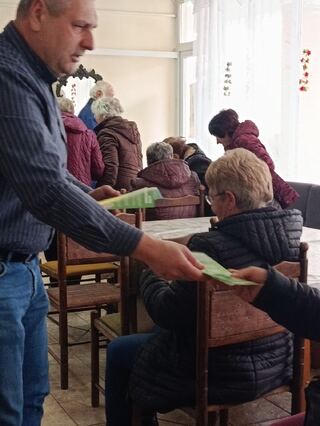 Служители на полицейския участък в Каспичан с превантивни мерки срещу телефонните измами и домовите кражби