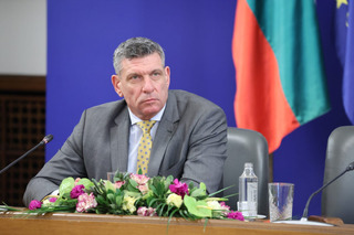 The coordination between the regional governors and Regional Directorates of Interior was discussed at a working meeting of the Council of Ministers