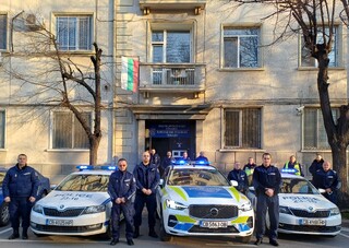 Служители на ОДМВР-Стара Загора и РДПБЗН-Стара Загора почетоха паметта на служителите на реда, загинали при изпълнение на служебния си дълг