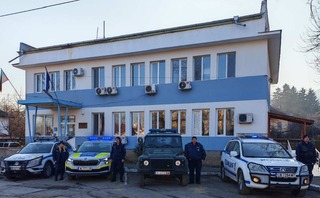 Дежурните екипи от Районните управления на ОДМВР-Монтана и РД ПБЗН-Монтана отдадоха почит на полицейските служители, загиналите при изпълнение на служебния дълг