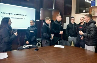 Още 16 училища се включиха в кампанията „Обучение в АМВР“