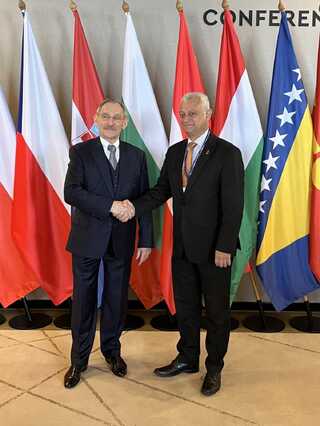 Minister Emil Dechev takes part in Salzburg Forum meeting