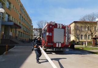 Пожаро-тактическо занятие тества готовността за реакция при криза в ПГСУАУ „Атанас Буров“ в Силистра