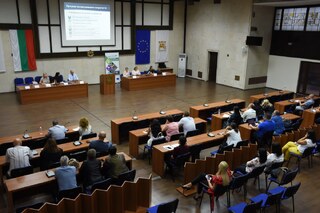 На 17 септември в гр. Благоевград и на 30 септември в гр. Ботевград служители от ДКИС взеха участие в обществените консултации за разработване на Програмата за трансгранично сътрудничество 