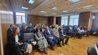 Ученици участваха в симулативен съдебен процес по казус на „Пътна полиция“ в Смолян