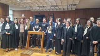 Ученици участваха в симулативен съдебен процес по казус на „Пътна полиция“ в Смолян