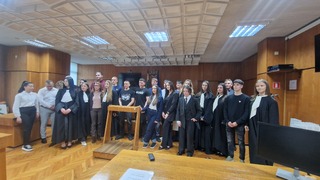 Ученици участваха в симулативен съдебен процес по казус на „Пътна полиция“ в Смолян