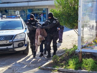 Петима са задържани по подозрение за купуване на гласове в област Хасково