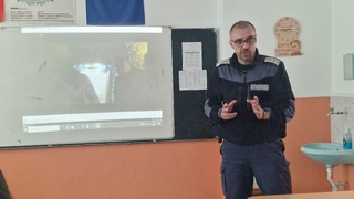 „Безопасността на пътя е споделена отговорност – всяка грешка има последствия“ – инспектор от „Пътна полиция“ – Смолян се срещна с ученици от СПГТС „Никола Вапцаров“