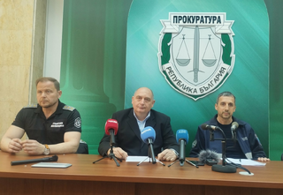 На ГКПП „Пристанище Бургас“ е задържан грузински гражданин за контрабанда на 3 600 000 къса цигари
